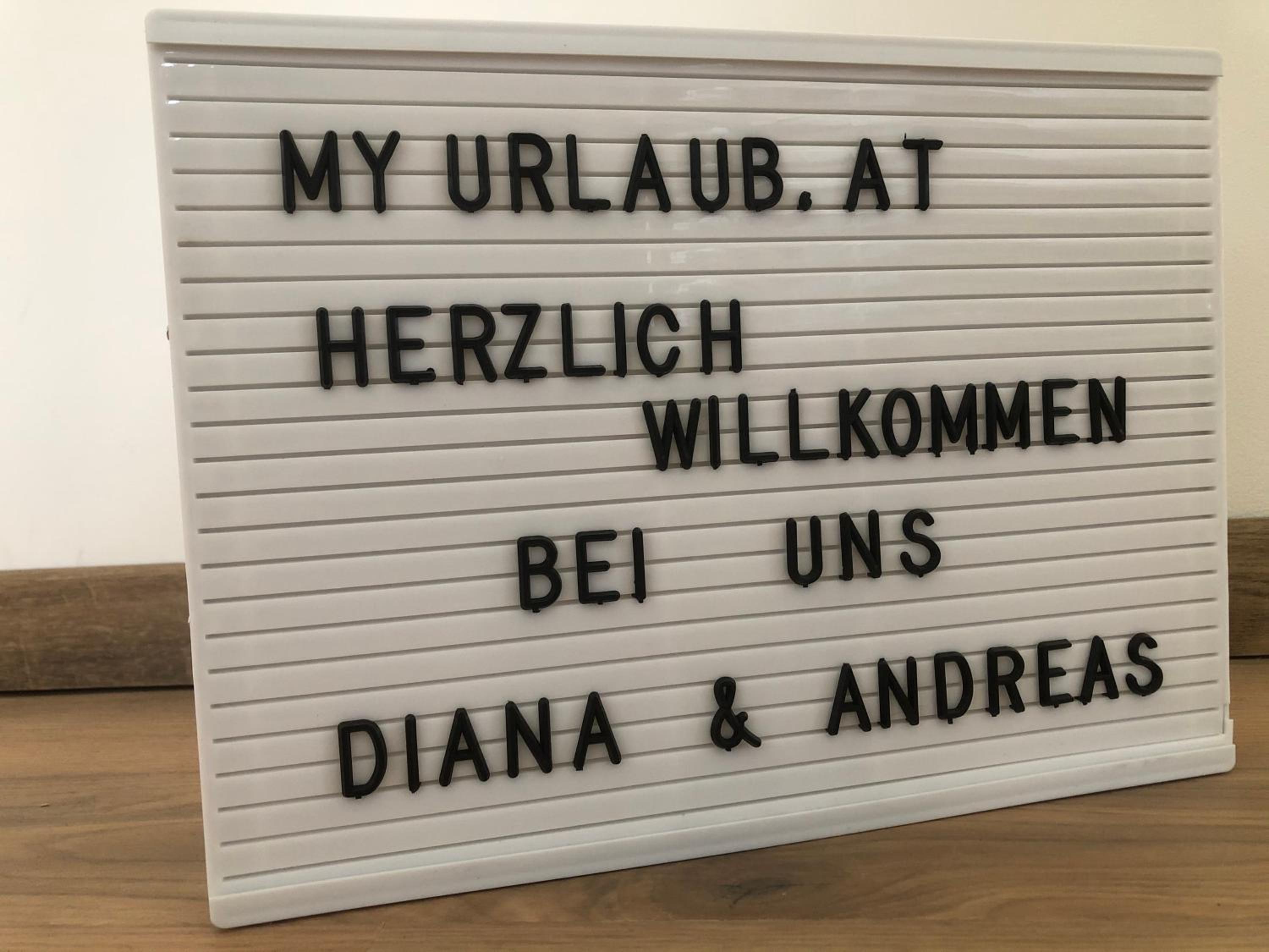 myurlaub(.)at