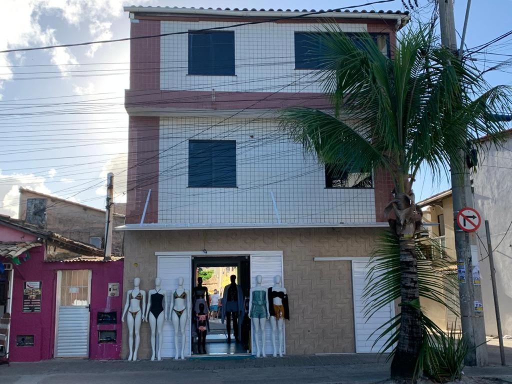 CASA NA PRAÇA DE AREMBEPE