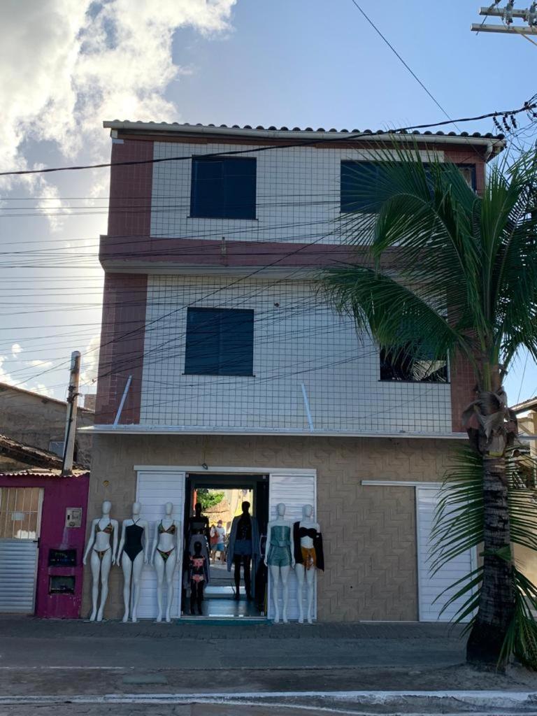 CASA NA PRAÇA DE AREMBEPE