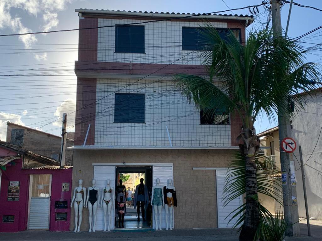 CASA NA PRAÇA DE AREMBEPE