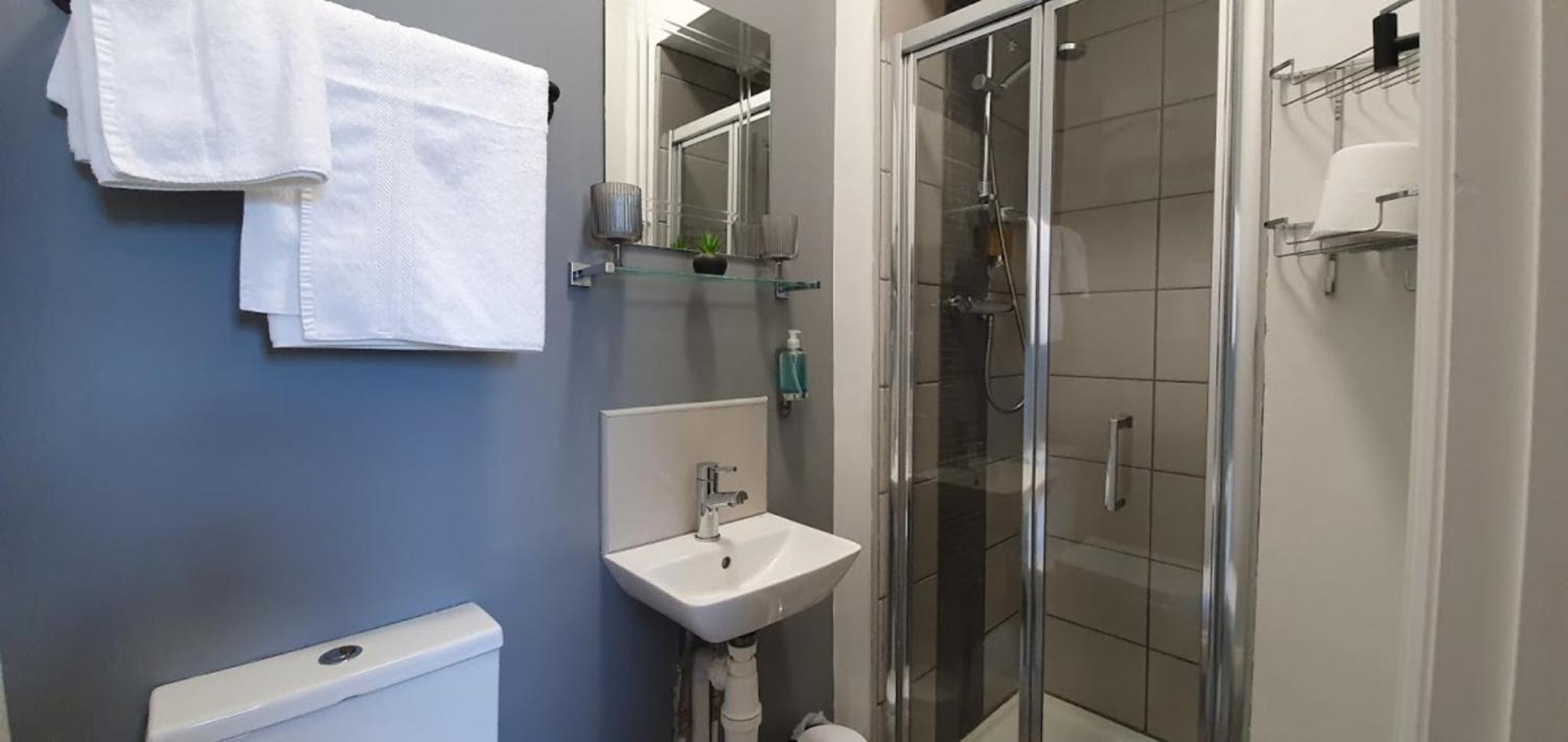 South Shields Vacations - The Clifton - Property Image 3