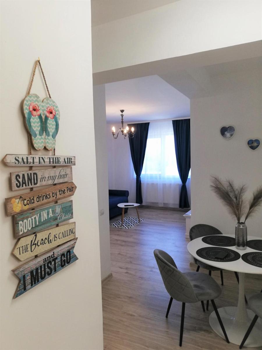 Aqua Blue Apartment Mamaia view 3