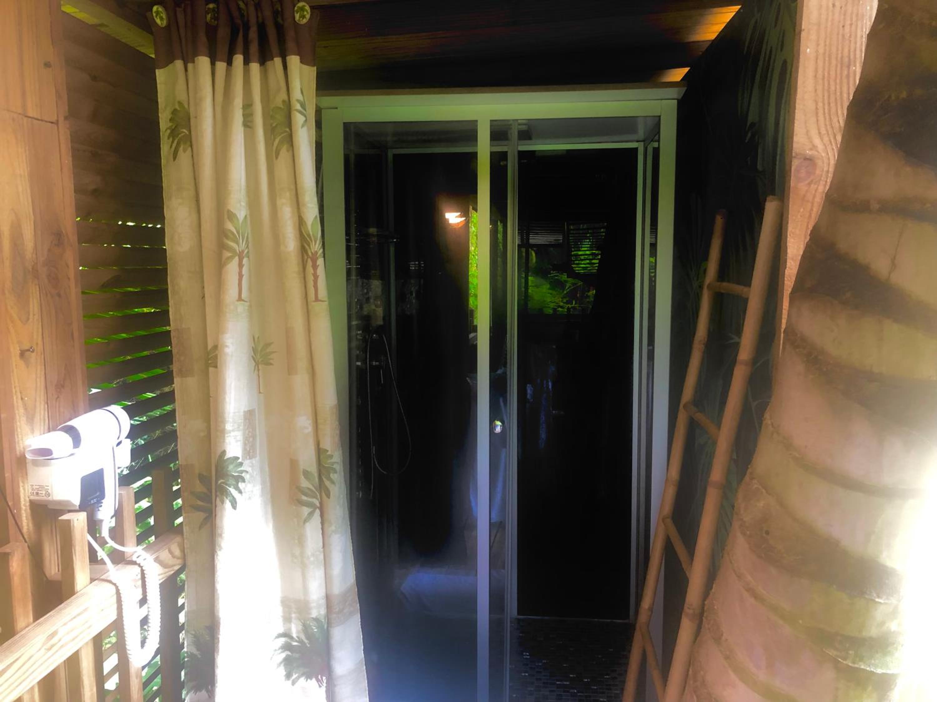 West Indies Cottage, cottages haut de gamme avec piscine, jacuzzi et vue jungle