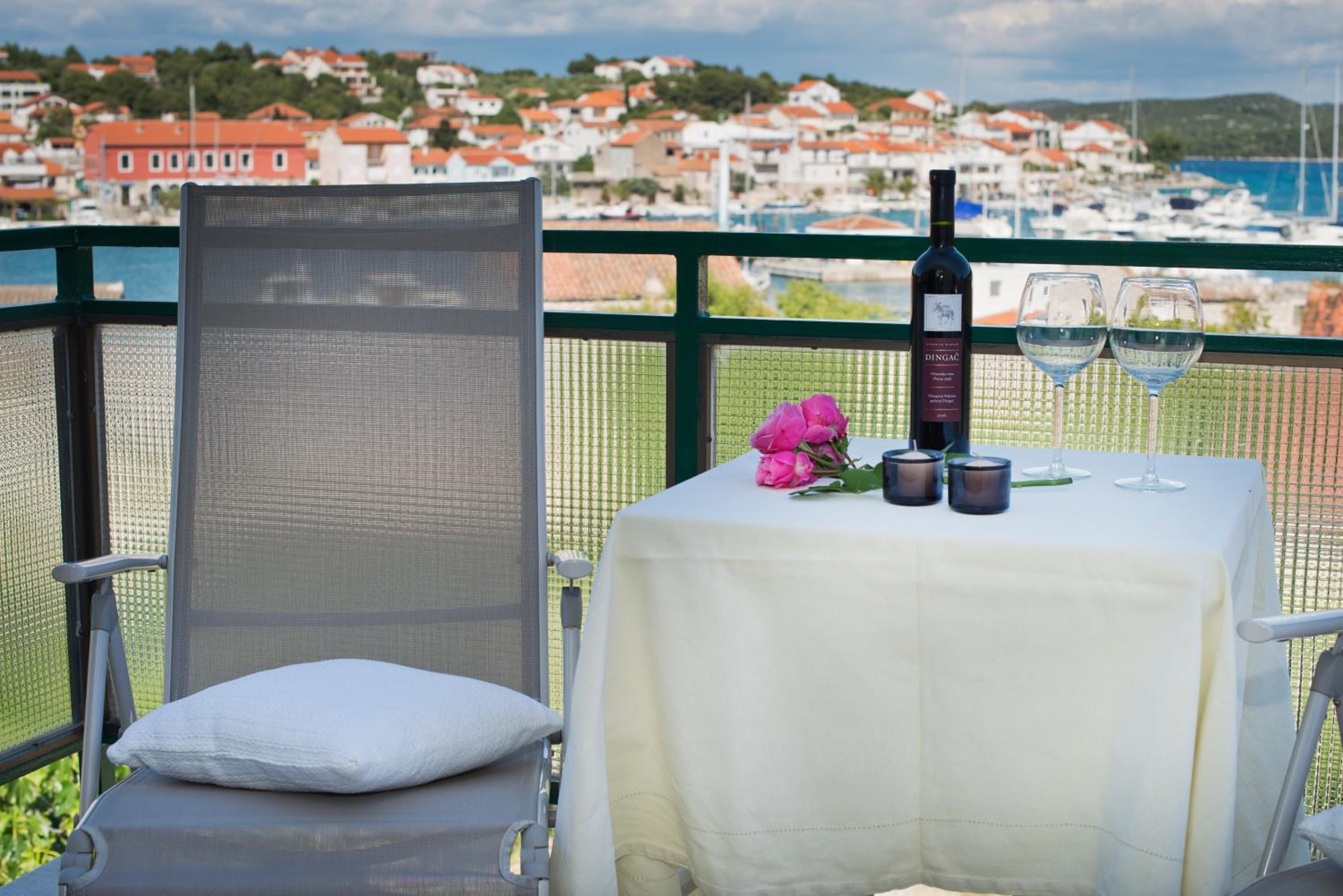 Apartmani i sobe Josica view 3