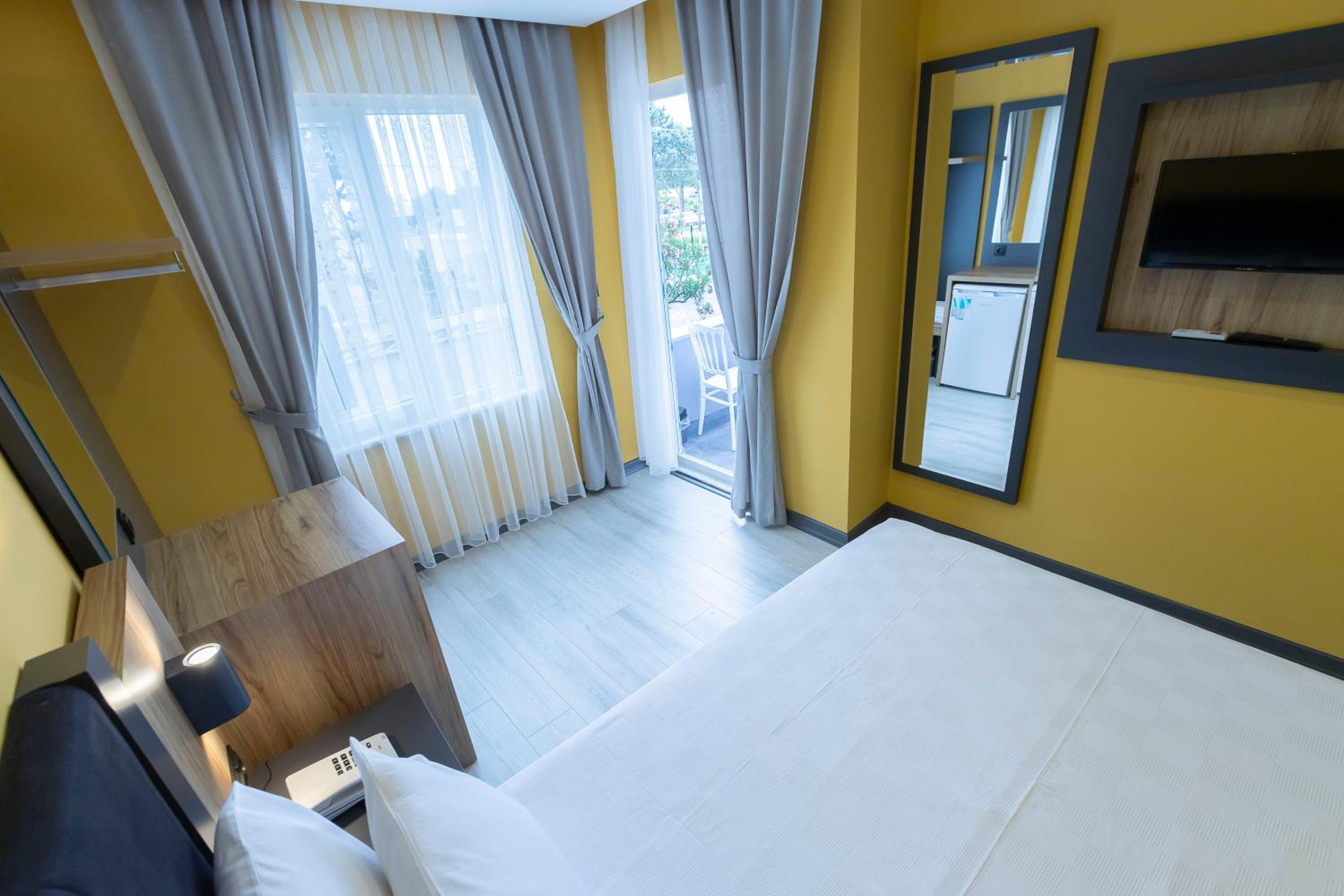 Roy Otel