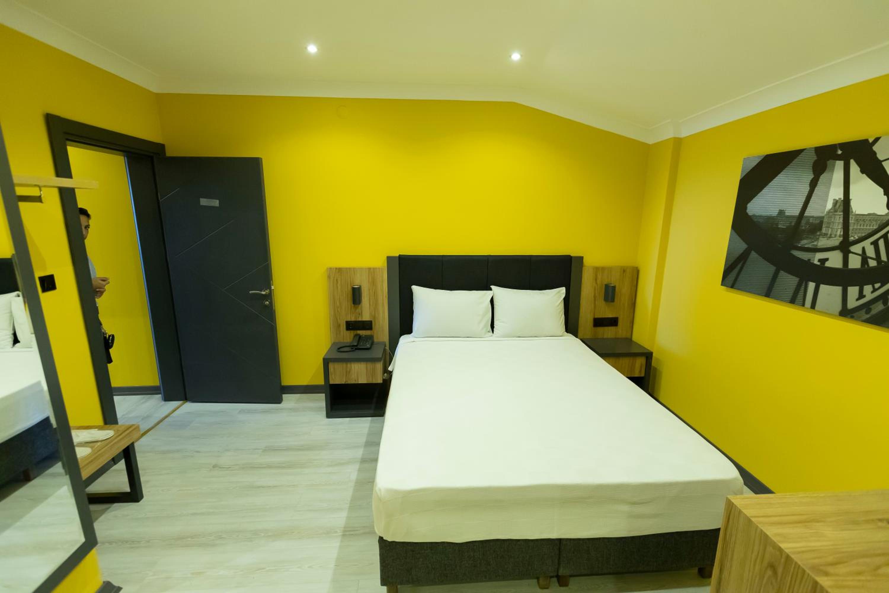 Roy Otel en Akcay