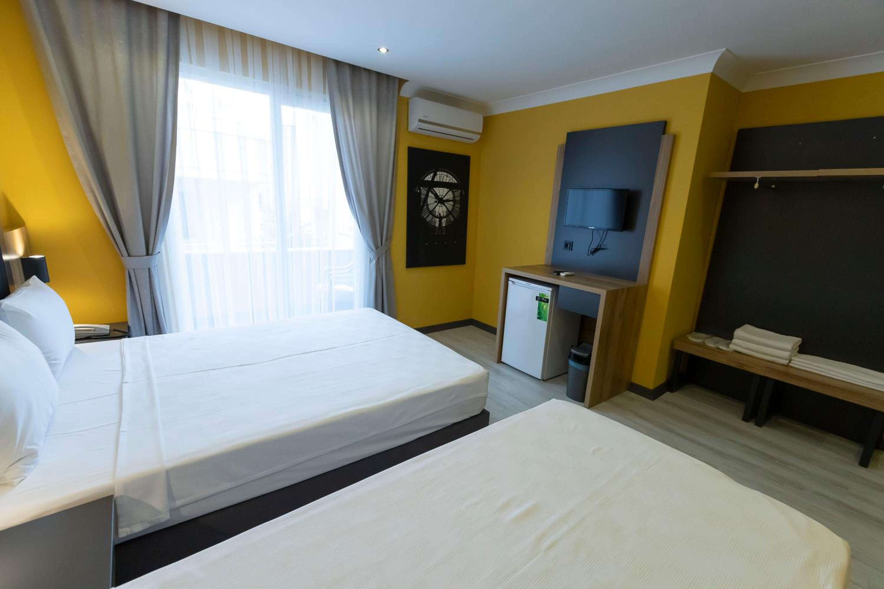 Roy Otel