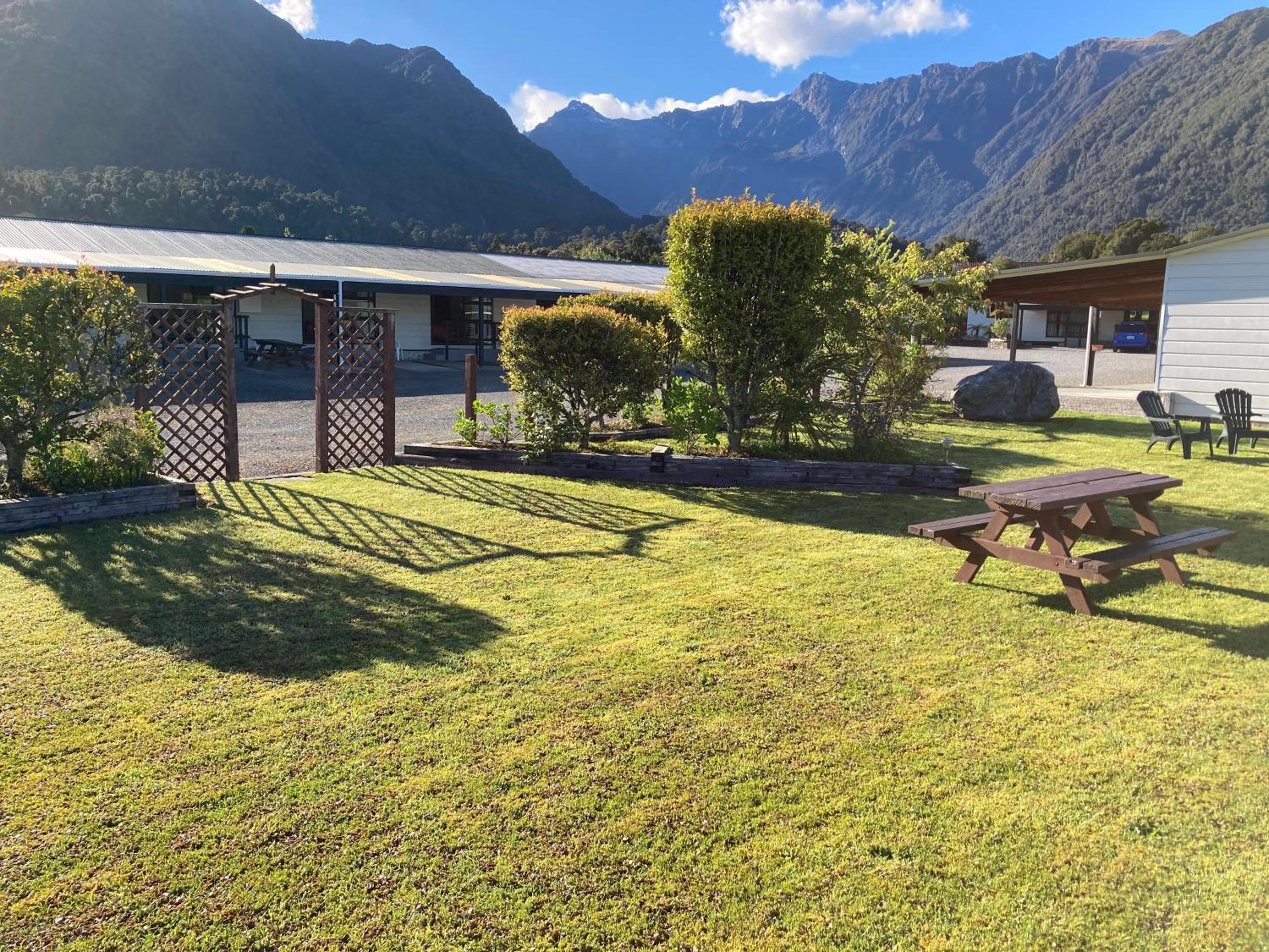 Lake Matheson Motel