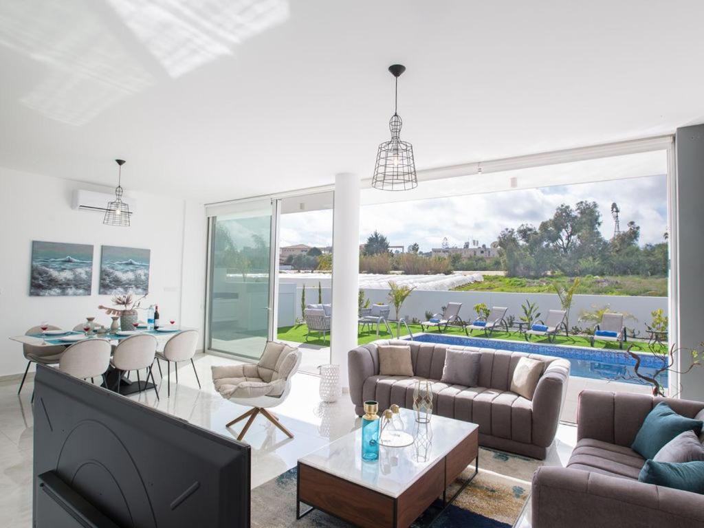 Villa Olive Sun, Beautiful, Contemporary 3Bdr Villa With Private Pool