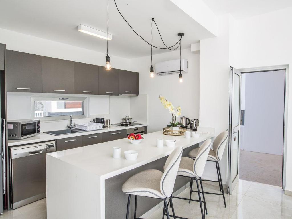 Villa Olive Sun, Beautiful, Contemporary 3Bdr Villa With Private Pool