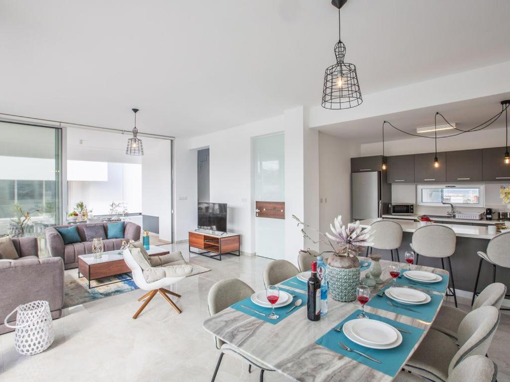 Villa Olive Sun, Beautiful, Contemporary 3Bdr Villa With Private Pool