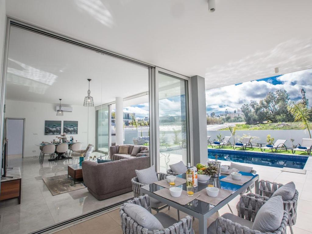 Villa Olive Sun, Beautiful, Contemporary 3Bdr Villa With Private Pool