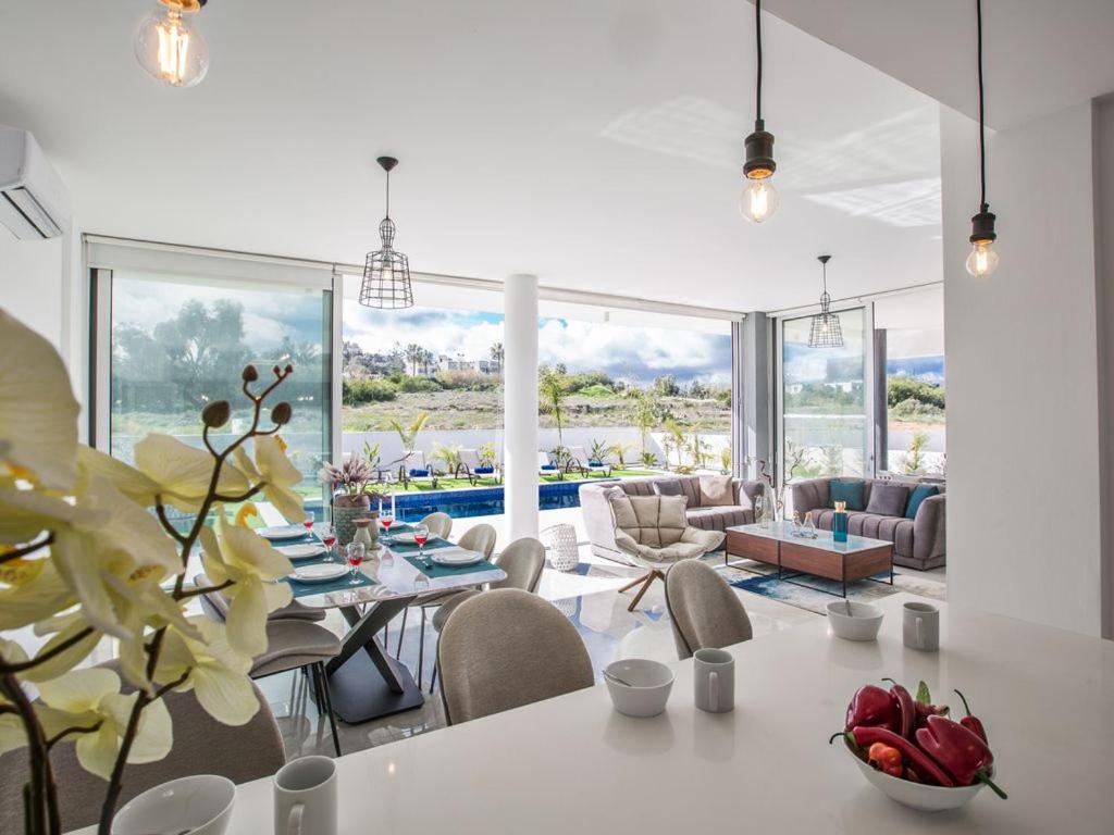 Villa Olive Sun, Beautiful, Contemporary 3Bdr Villa With Private Pool