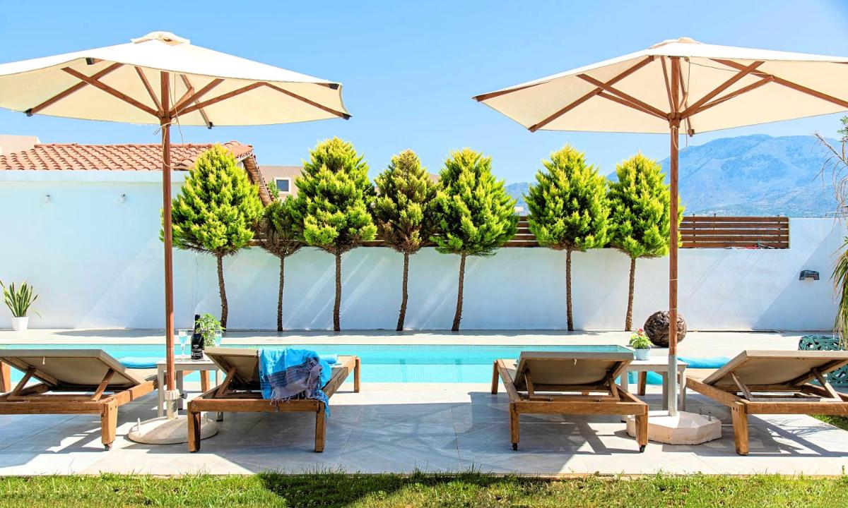 Hypnosis Villa Beachside view 4