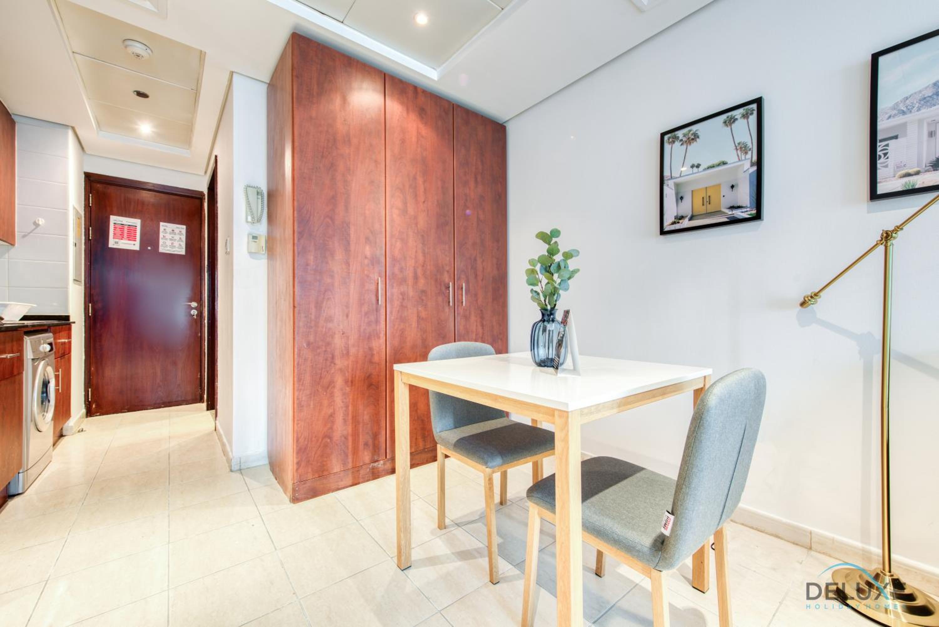 Calm Studio at Lake View Tower JLT by Deluxe Holiday Homes