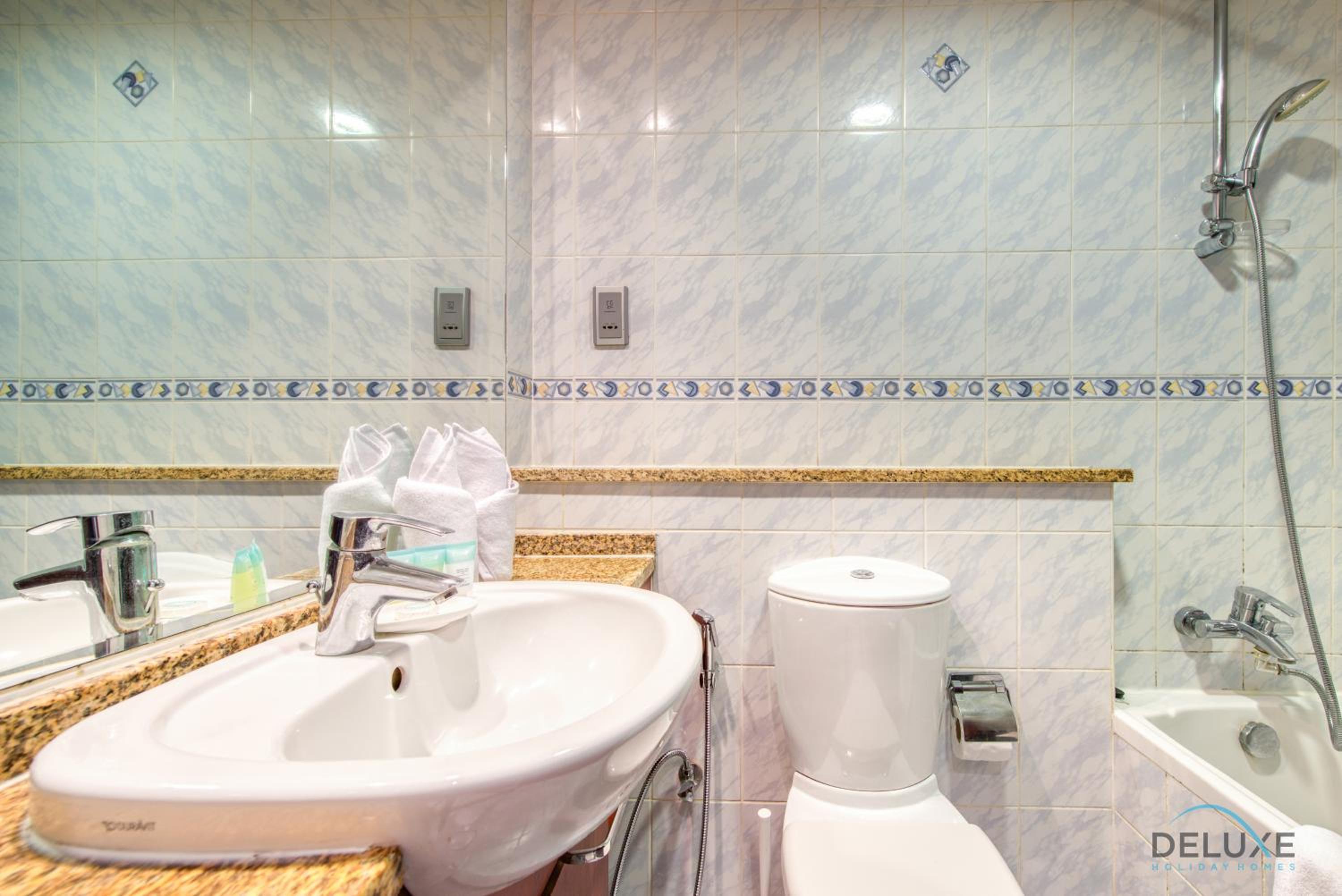 Calm Studio at Lake View Tower JLT by Deluxe Holiday Homes