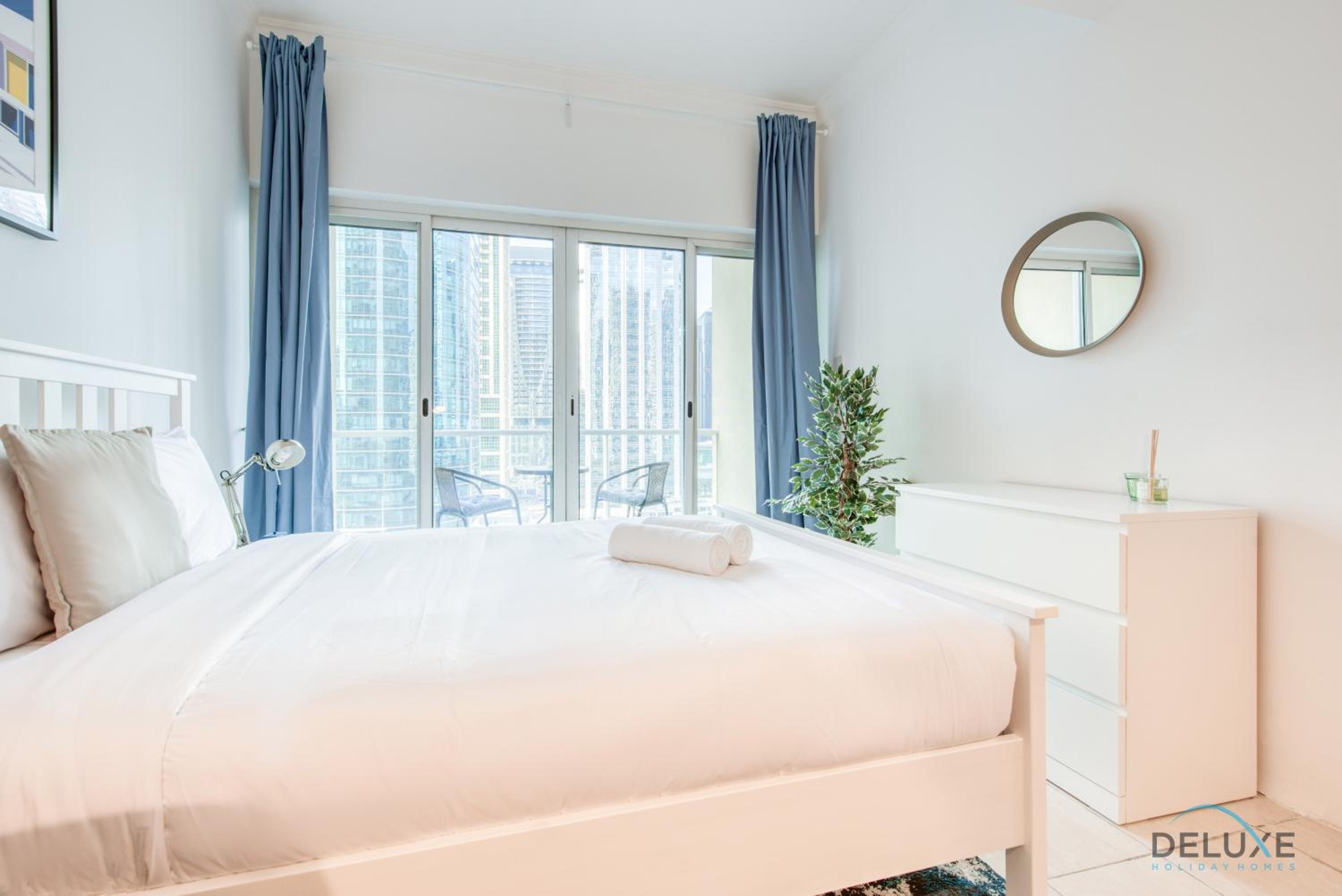 Calm Studio at Lake View Tower JLT by Deluxe Holiday Homes
