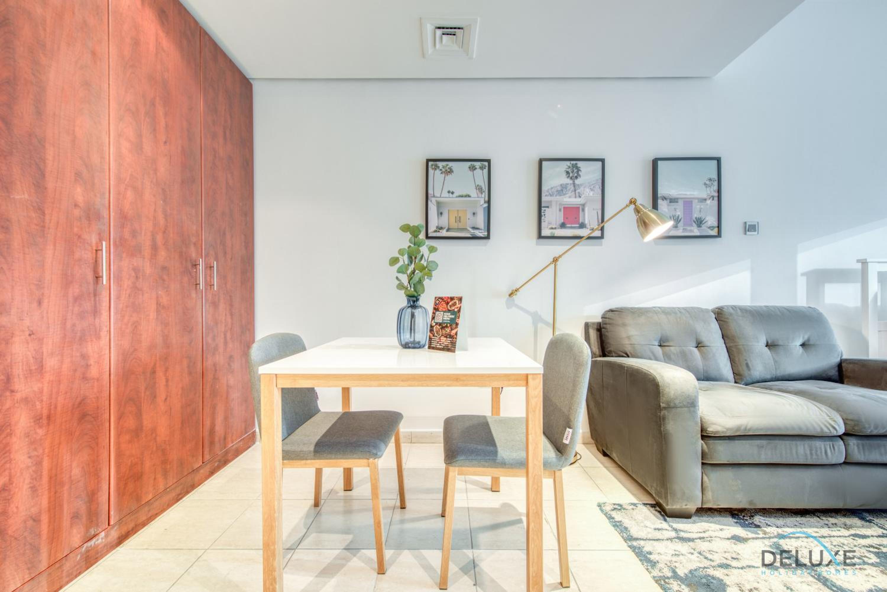 Calm Studio at Lake View Tower JLT by Deluxe Holiday Homes
