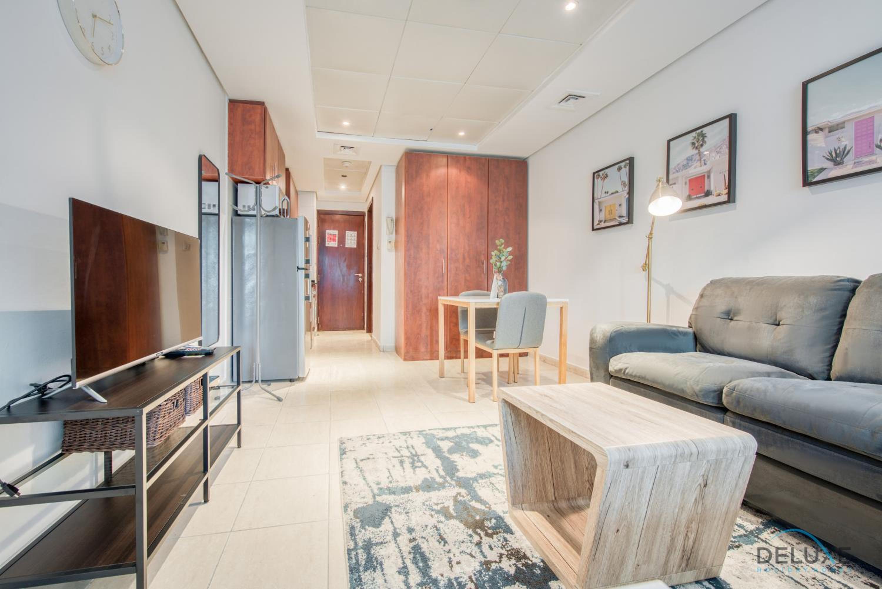 Calm Studio at Lake View Tower JLT by Deluxe Holiday Homes