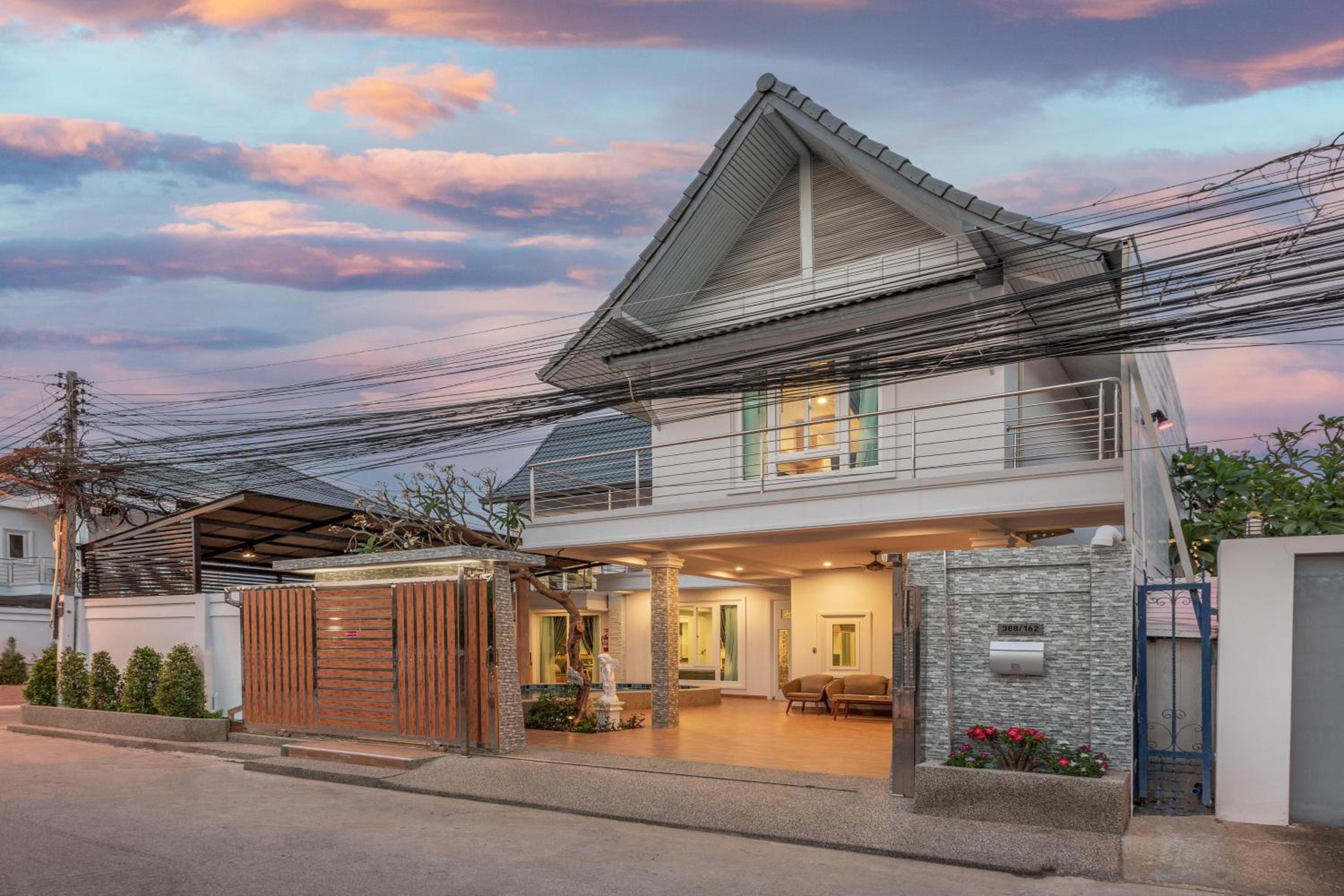 Hotel Gala Pavilion Villa - Image 1