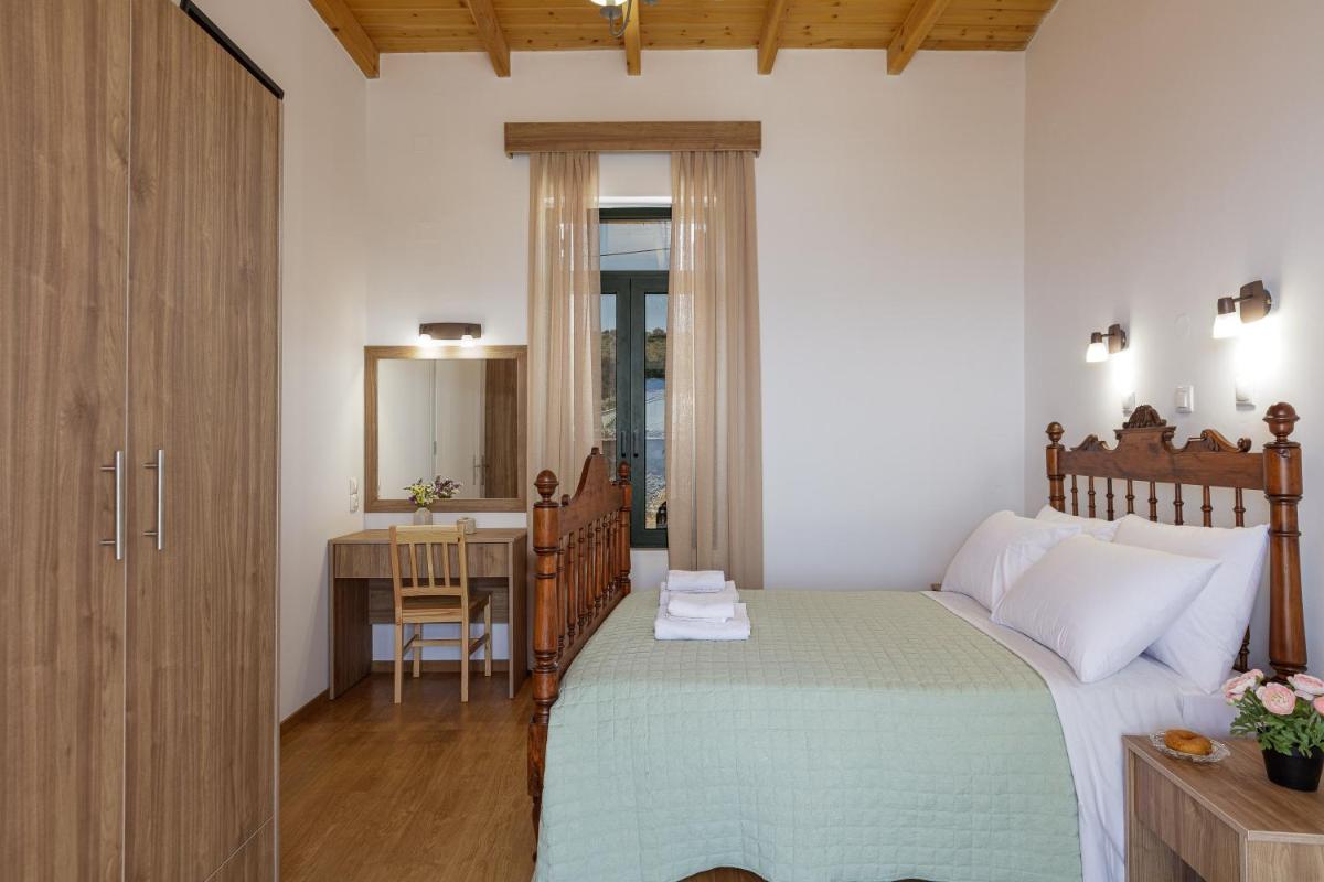 Villa Onoufris Renovated villa of 1927 with spectacular views view 4