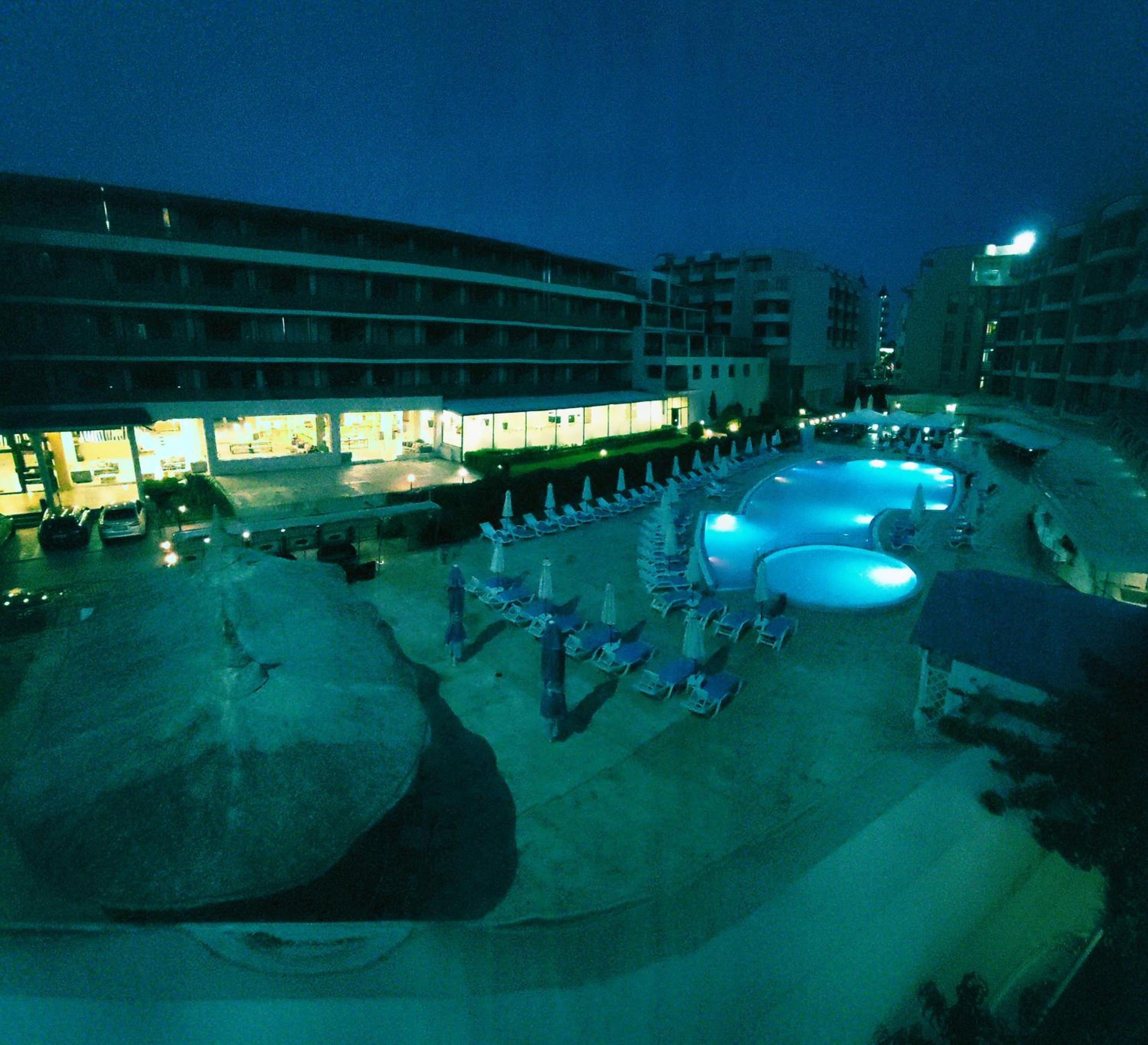 Grenada.Suite.tonight.1 bedroom.pool view.300m to beach