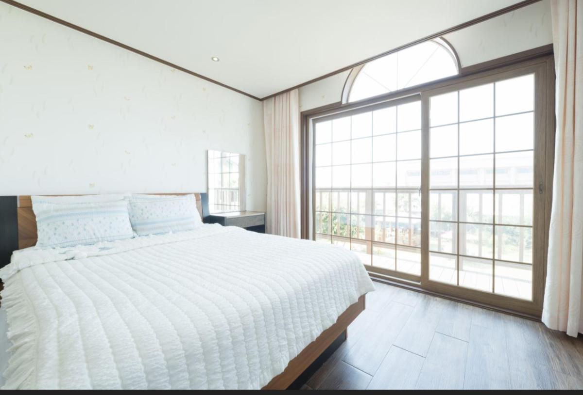 Jeju Time-Travel Pension