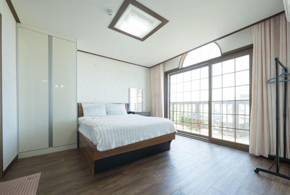 Jeju Time-Travel Pension