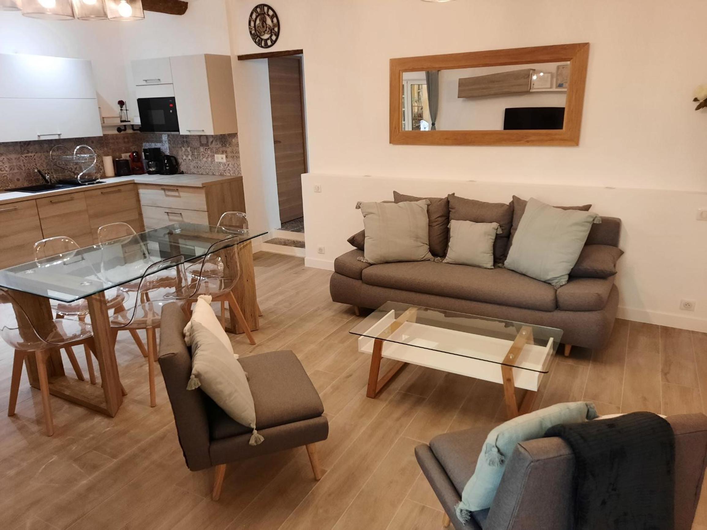 Beautiful Old Town flat, near the beach photo 1