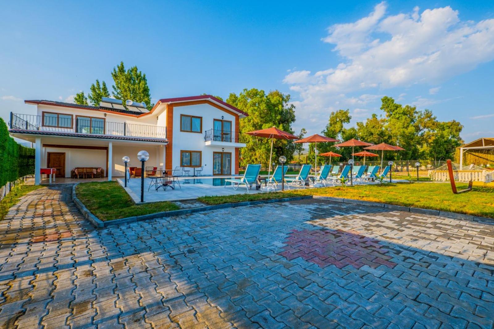 Hotel Ada Villa - Image 1