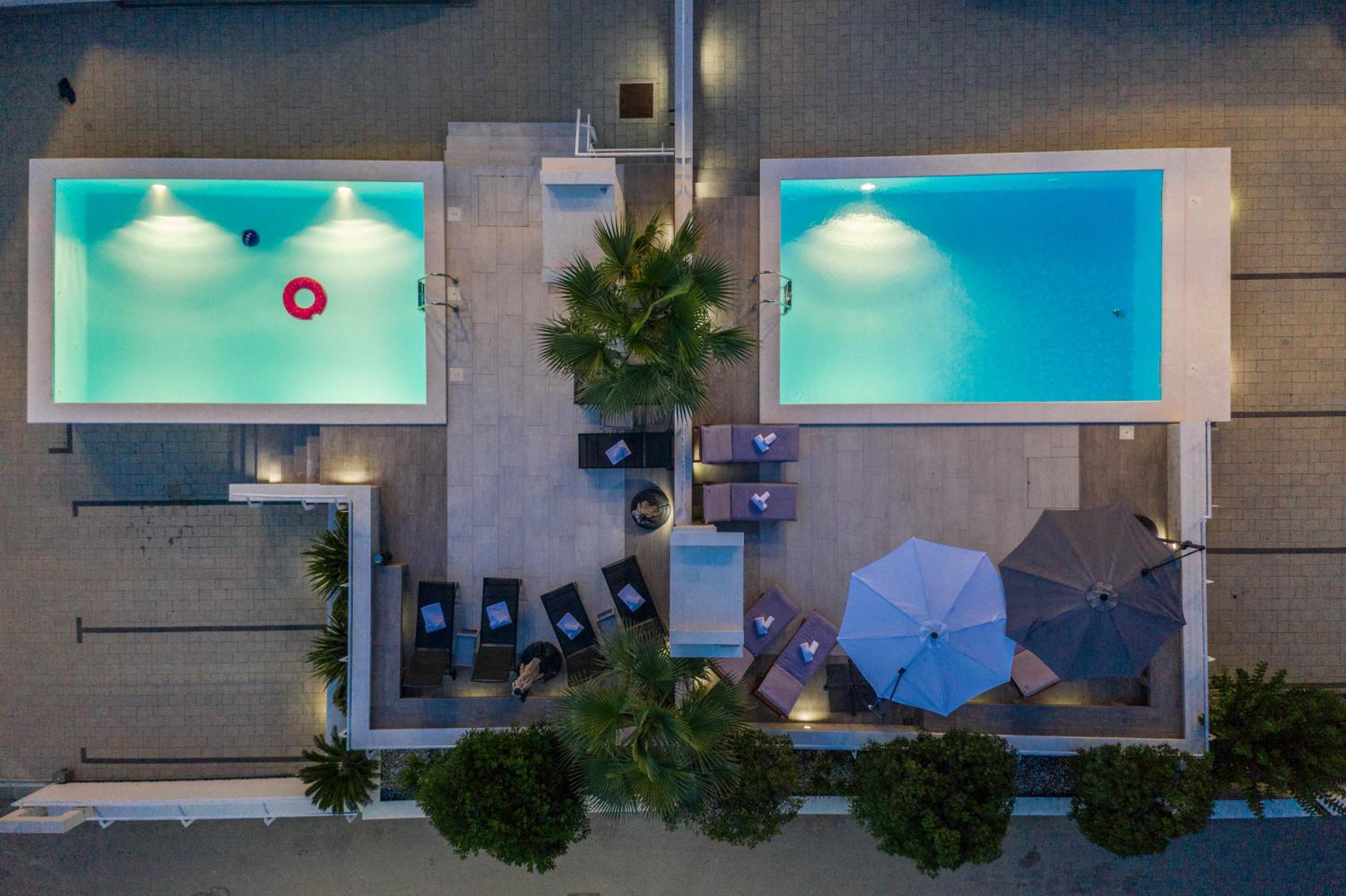 Apartments & Rooms Danivan Pool Villas - Off site breakfast available view 4