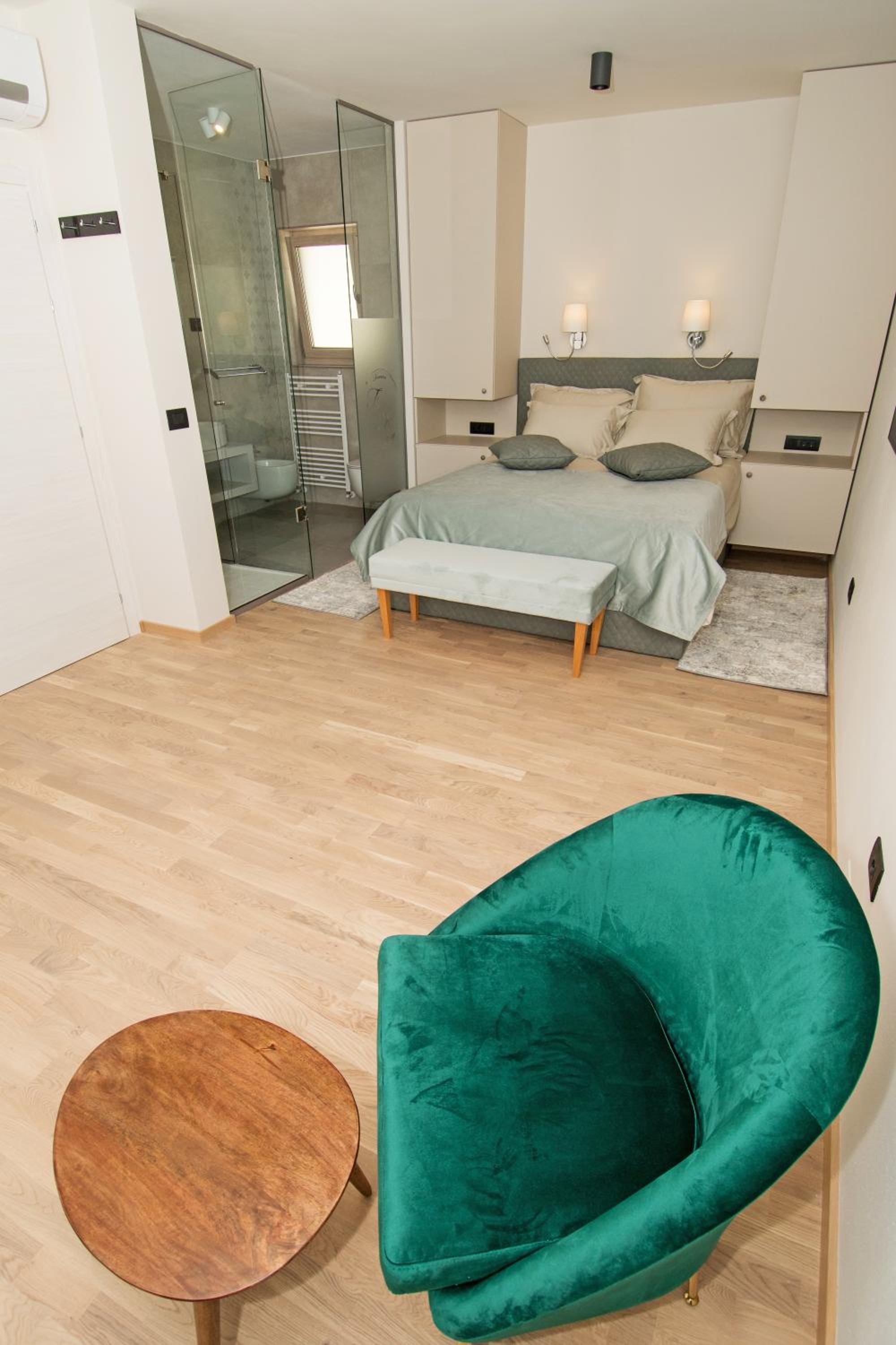 Photo 18