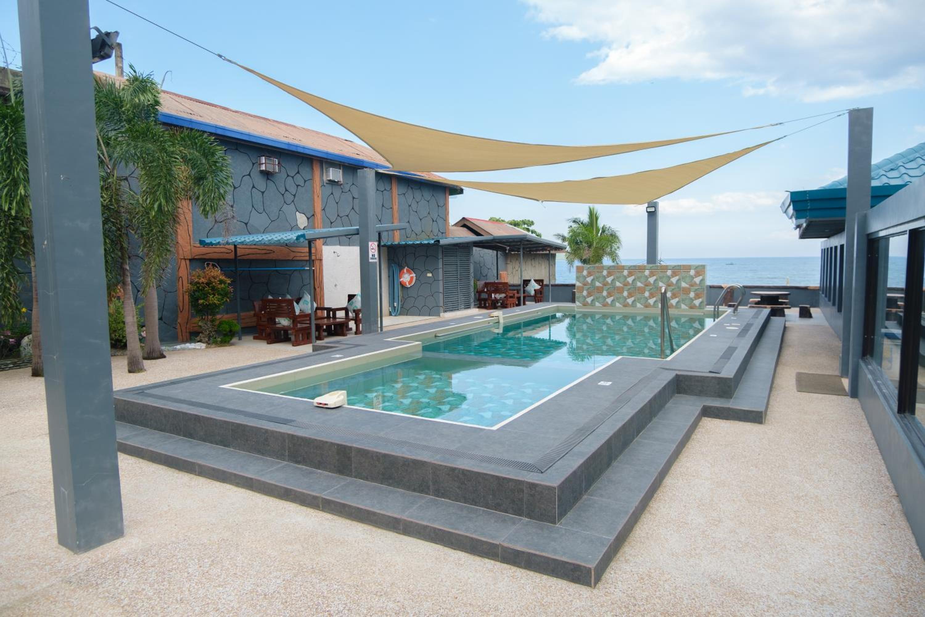Cave Beach Resort - Boutique Accomodation