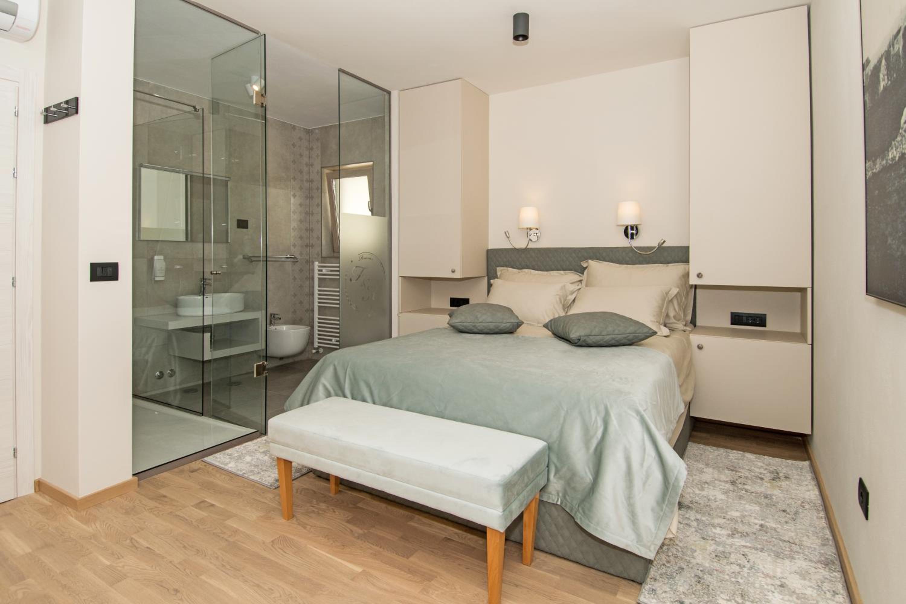 Fra&Kat Rooms view 2