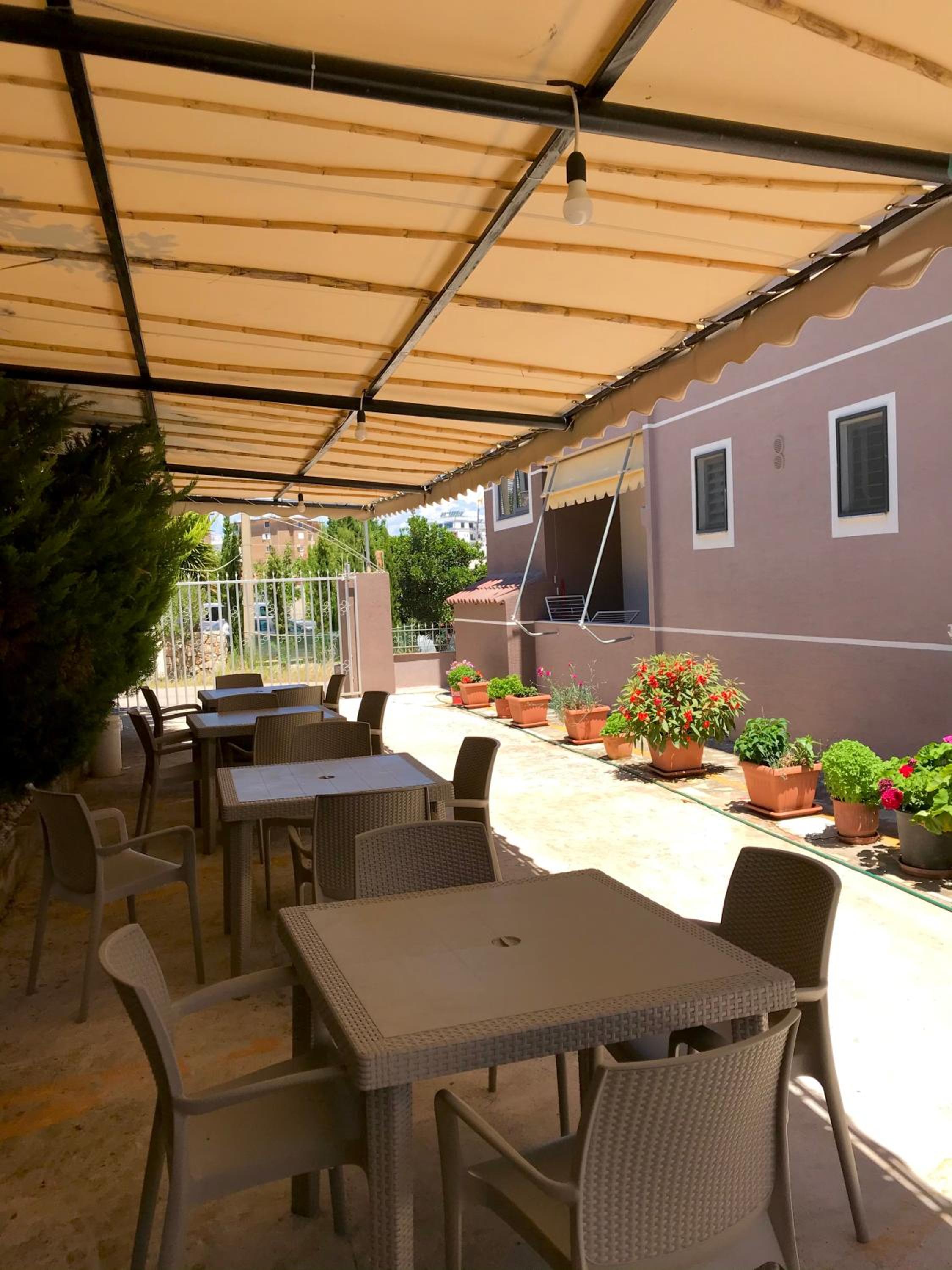Apartments Villa Dovinefa