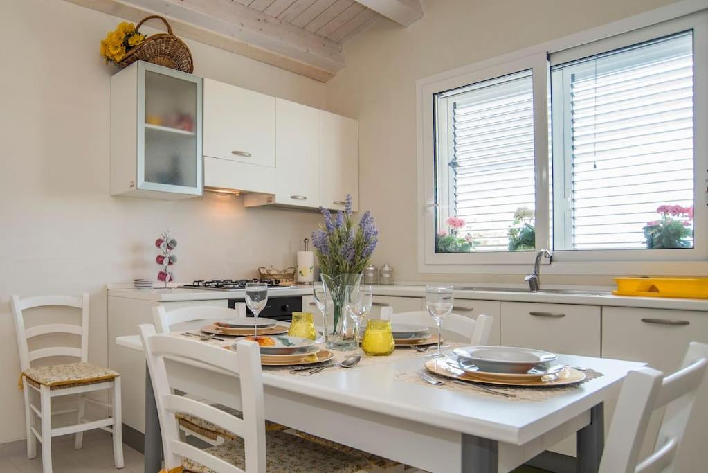 Holiday Villa White photo 2