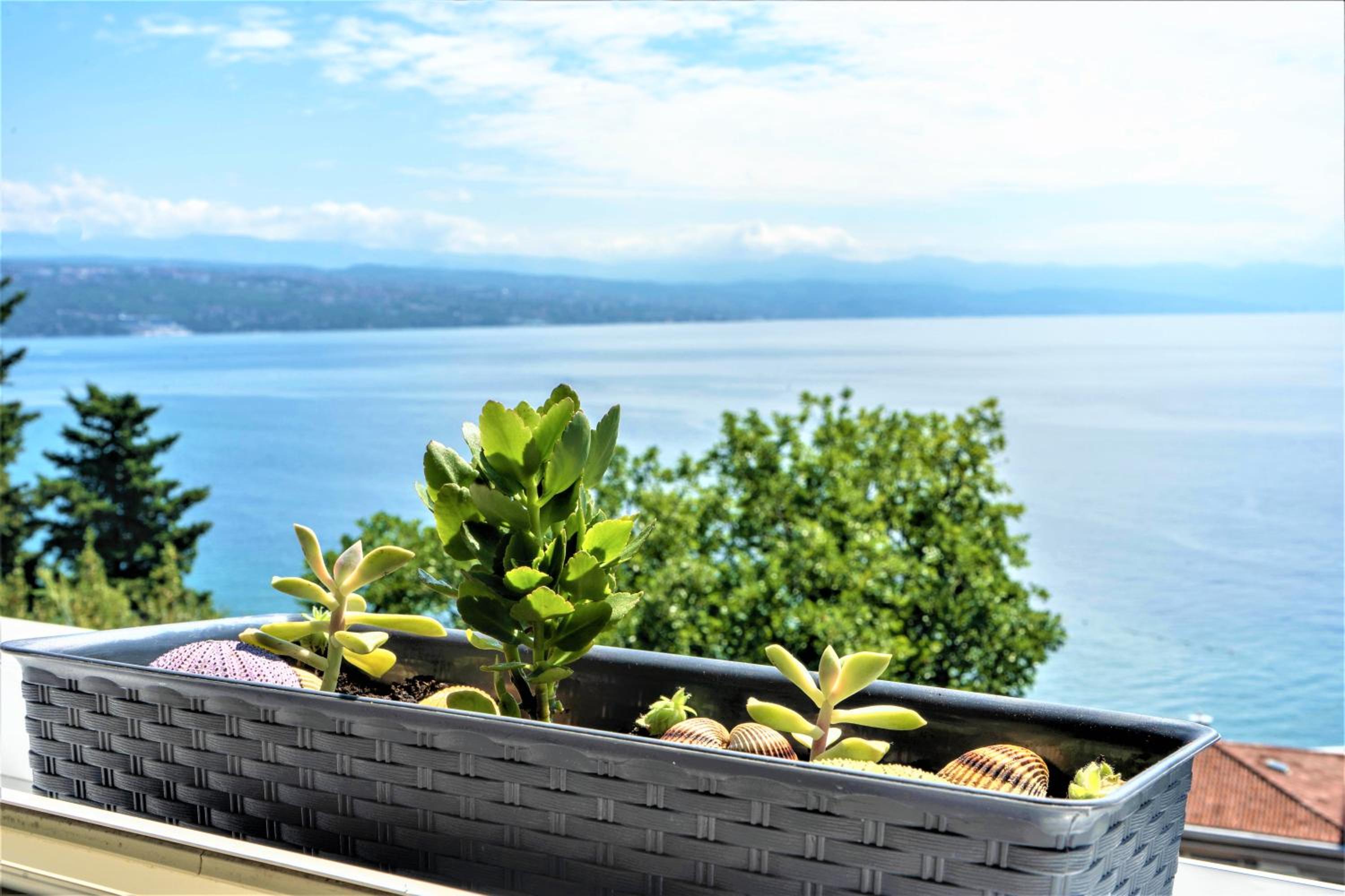 Apartment near beach with sea view - FREE PARKING view 2