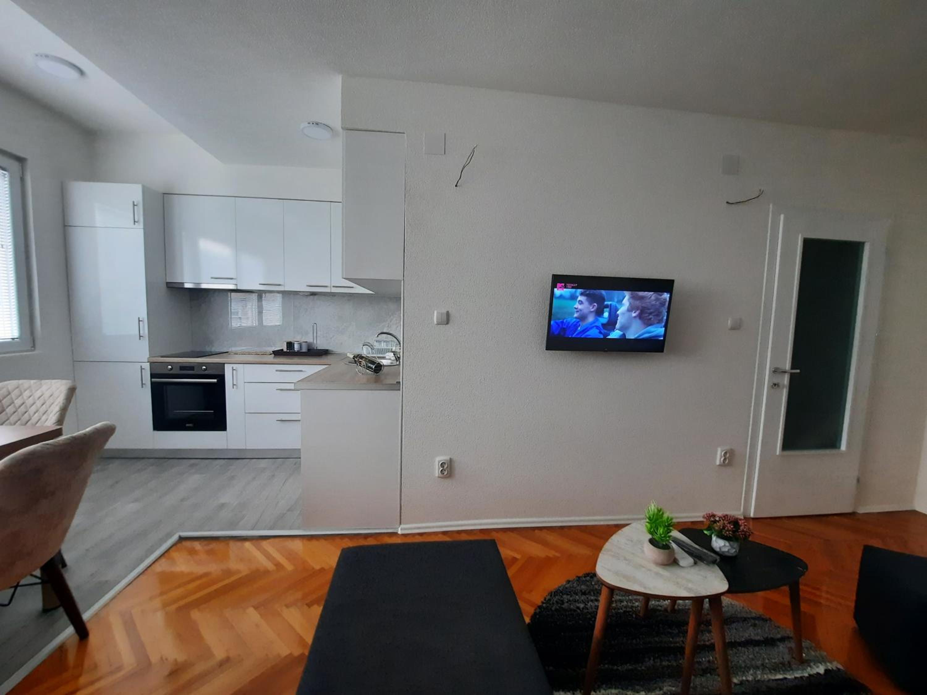 Photo 9