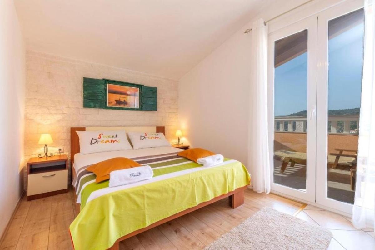 Holiday Home Ante - with pool & gym view 4