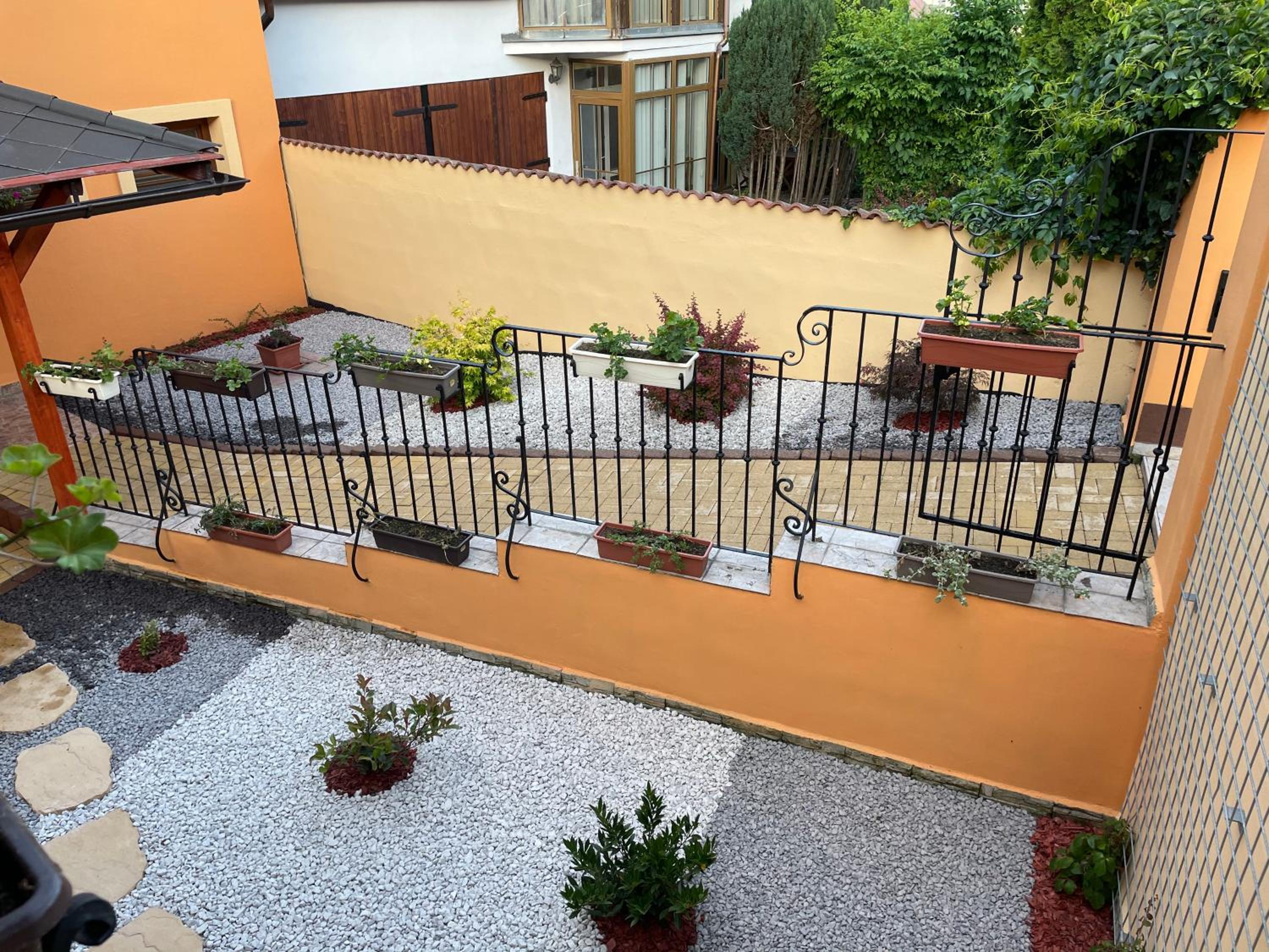 Goldapartman view 5