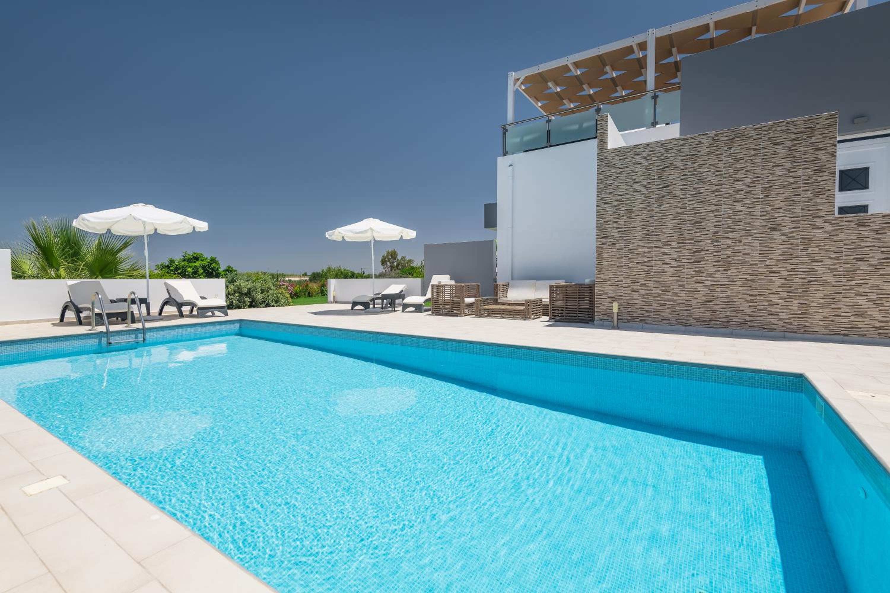 ASTERIA PEARL VILLA 2 with Rooftop Jacuzzi view 5