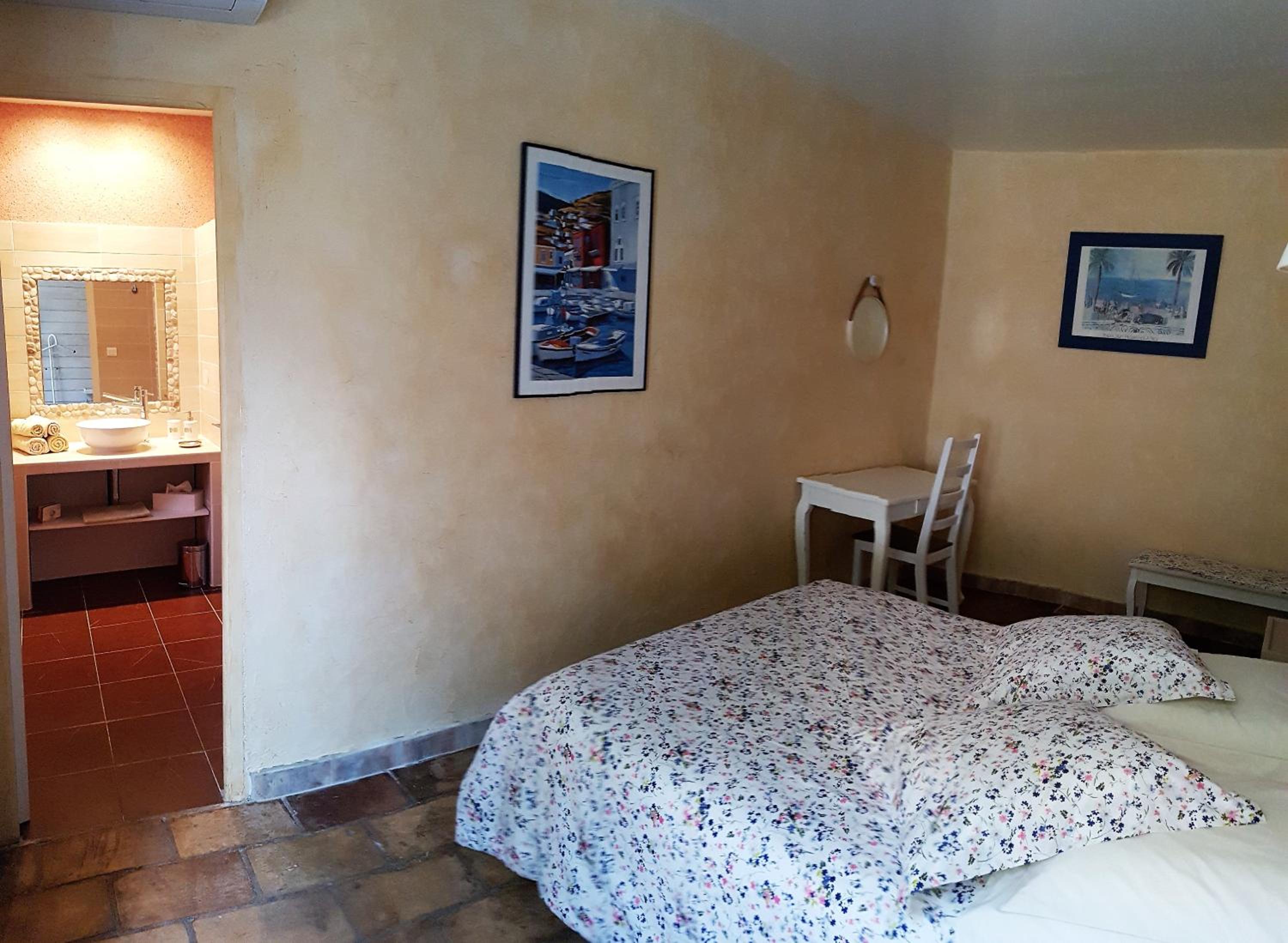Photo 12