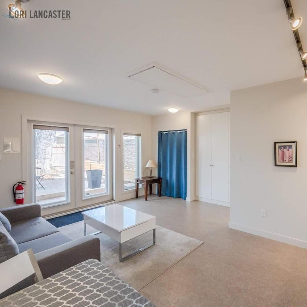 K STREET CARRIAGE HOUSE Studio