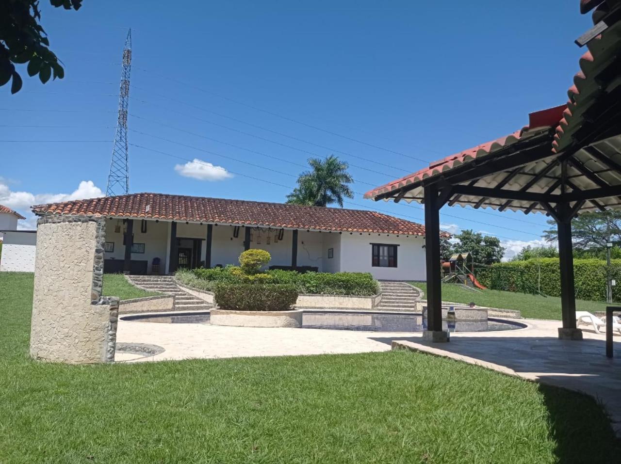 CASA CAMPESTRE LA CAMPIÑA LA VICTORIA Valle del Cauca ESPACIO COMPLETO