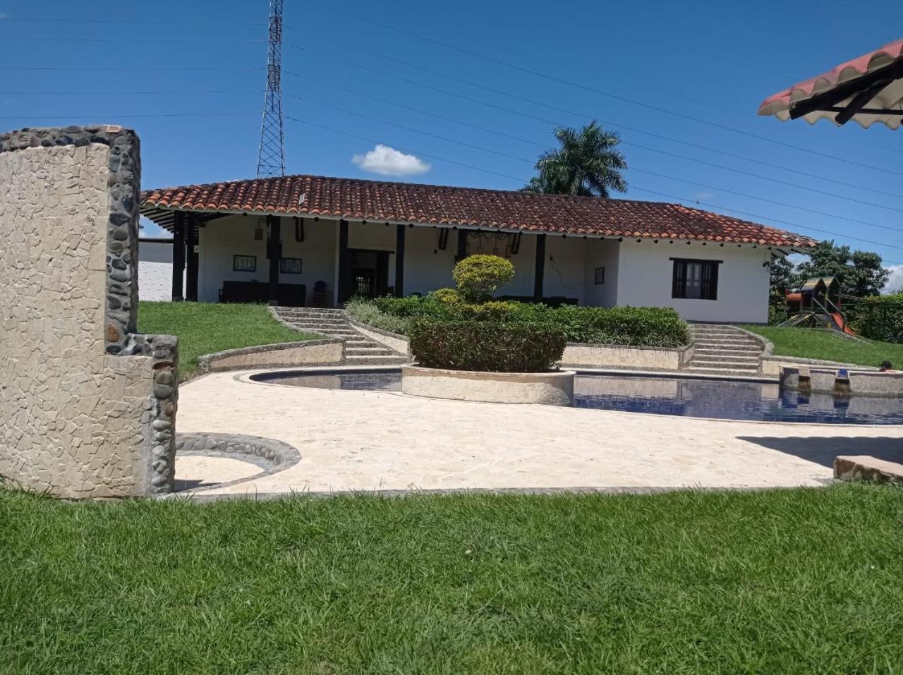 CASA CAMPESTRE LA CAMPIÑA LA VICTORIA Valle del Cauca ESPACIO COMPLETO