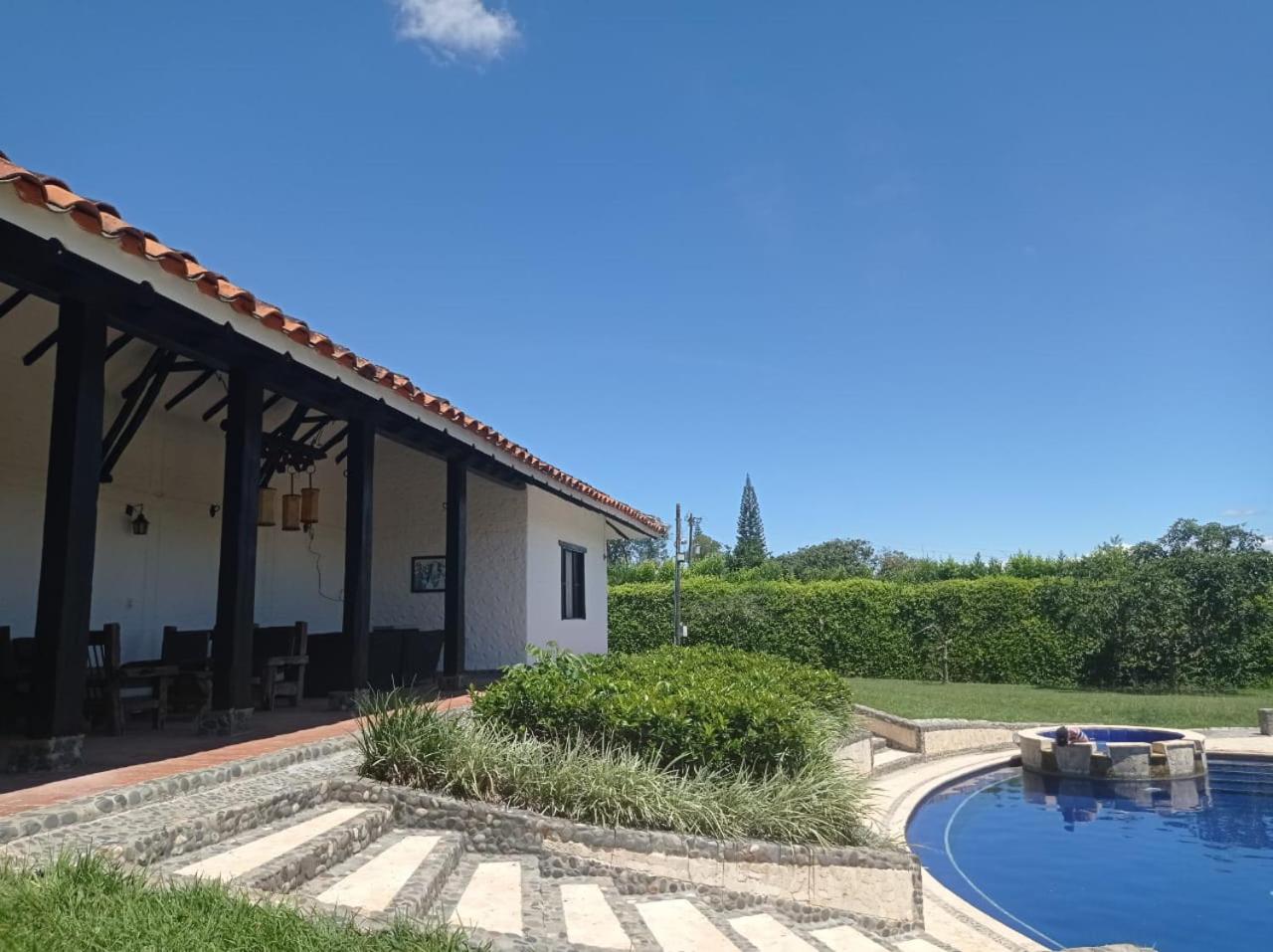 CASA CAMPESTRE LA CAMPIÑA LA VICTORIA Valle del Cauca ESPACIO COMPLETO