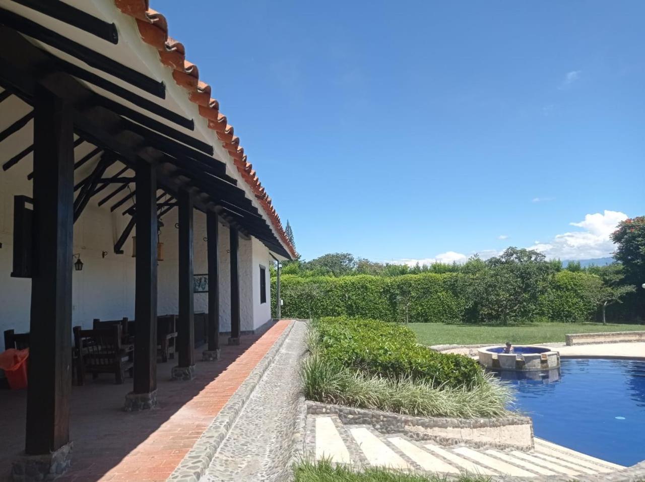 CASA CAMPESTRE LA CAMPIÑA LA VICTORIA Valle del Cauca ESPACIO COMPLETO