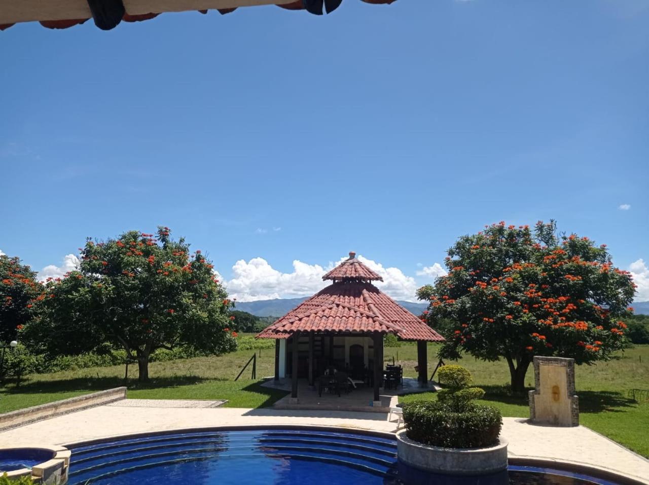 CASA CAMPESTRE LA CAMPIÑA LA VICTORIA Valle del Cauca ESPACIO COMPLETO