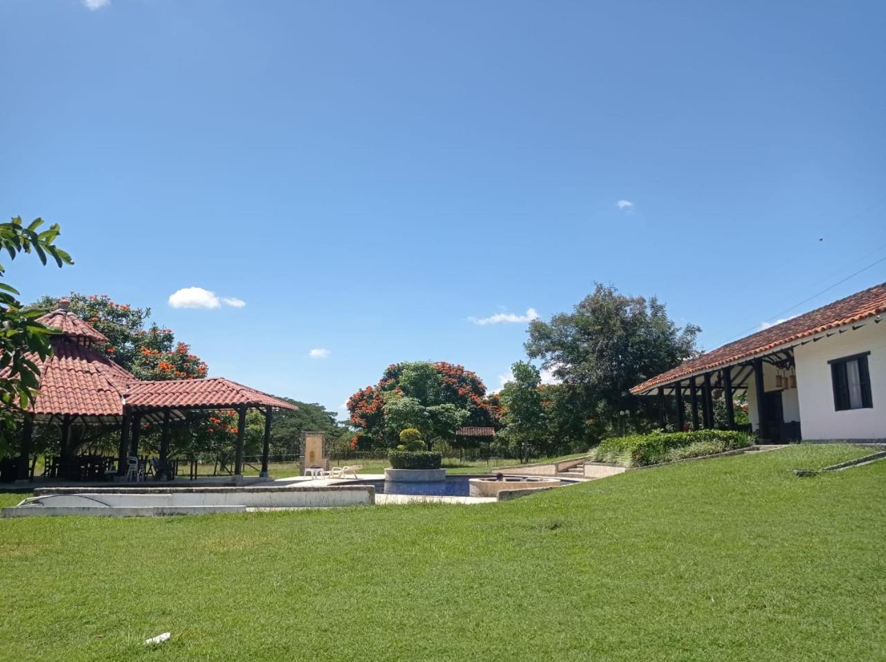 CASA CAMPESTRE LA CAMPIÑA LA VICTORIA Valle del Cauca ESPACIO COMPLETO