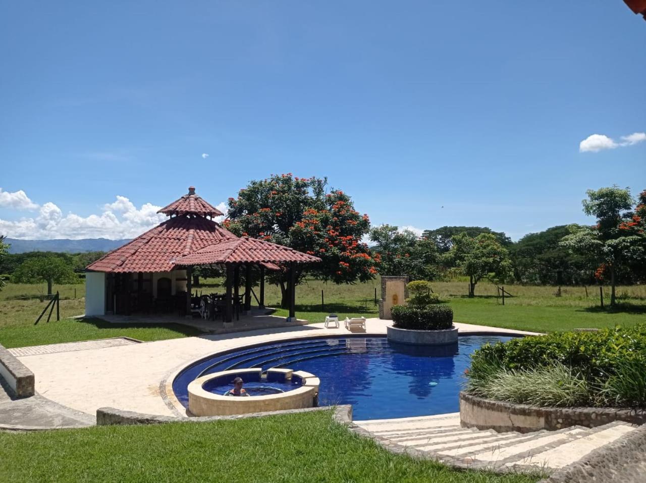 CASA CAMPESTRE LA CAMPIÑA LA VICTORIA Valle del Cauca ESPACIO COMPLETO